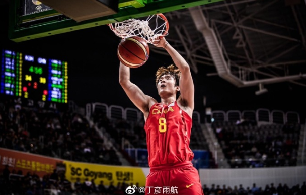 天博足球官网-深圳男篮迎欧联关键赛，今晨临场应变，更衣室稳定，训练强度明显提升